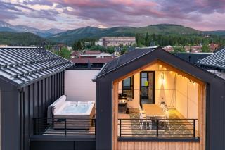 Downtown WP Venue Loft 92 I Rooftop Hot Tub I Great Views I Activity Program - 4