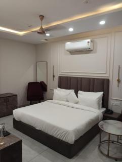 Leaf 9 Imperial, Subhash Nagar, Pacific Mall - 3