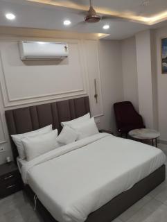 Leaf 9 Imperial, Subhash Nagar, Pacific Mall - 7