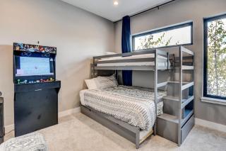 Downtown WP Venue Loft 96 I Rooftop Hot Tub I Great Views I Activity Program - 4