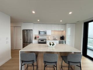 Luxury 2BR 2BA Penthouse with panoramic water view - 9