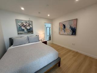 Luxury 2BR 2BA Penthouse with panoramic water view - 1