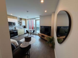 Waterfront 1 BR with 6 appliances and huge patio - 1