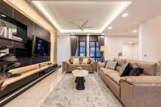Modern Elegance 17pax House Setia Alam Mall - 1