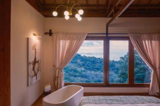 Villa Layan Hillside Residency with views and infinity pool in Amed - 8