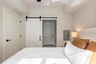 Landing Amazing 1BD in Granary District - 2