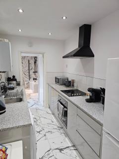Denhomes Luxury Flat - 4