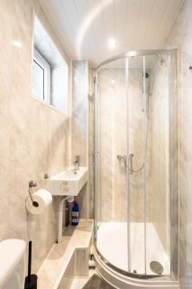 Luxurious 4 bedroom in Milton Keynes - 1