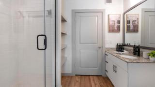 Landing Incredible 1BD Gym - 2
