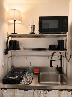 Private 1BR Apt, with Patio and Free Parking - 5