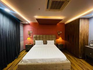 DHA Lahore Modern 1-Bed Apartment near Airport - 7