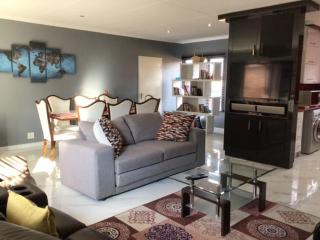Private Secure house in Alberton - 9
