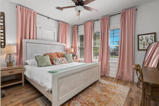 Ultimate Group Getaway - Walk to Main -Sleeps 18 - 4
