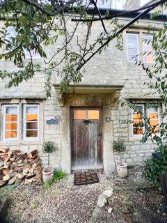Four bedroomed 18th century cosy cottage three miles from Bath City Centre - 9