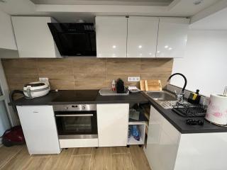 Chain Bridge Apartment - 1