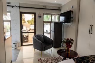 Casa Amora Apartments - 5