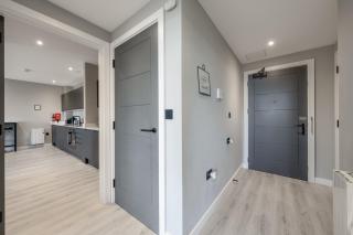 2 Bedroom Flat Sleeps up to 6 with Balcony by Elevate Living Estates Short Lets - 5