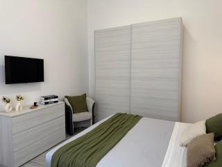 Room 28 - 1