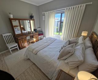 Caledonia Guest Room - 9