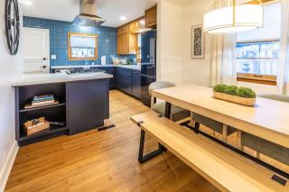Family Retreat with Hot Tub, Game Room & Prime Location - 4