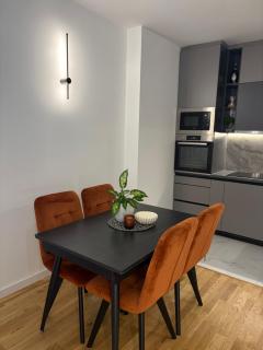 Sarah Central City Apartment-Bar - 6