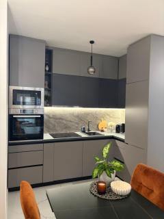 Sarah Central City Apartment-Bar - 5