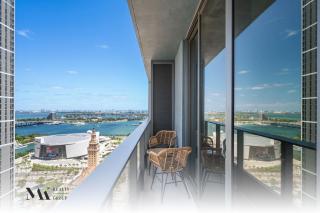 Walking Distance from Miami Heat Games and Concerts at Kaseya Center - 501 First Residences 2-bedroom - 2