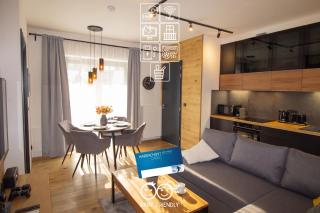 ENJOYHARRACHOV - Atraktivní slunný klimatizovaný apartmán 24 v centru Harrachova se saunou, parkováním, Wifi-WLAN, SAT, herní konzolí, Netflix zdarma a možností dobíjení auta jen 150m od lanovky - 0