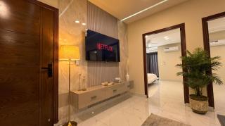 Brand New Family Apartment, Hygienic and Comfortable Stay, Balcony, Free Parking, Kitchen and Fast WiFi, E11 Islamabad - 9