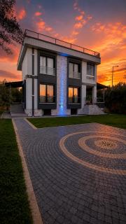 denize 550metre kazdağları ve deniz manzaralı 14 kişilik lüks villa - 0