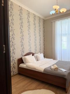 Central Baku Cozy 2-Room Apartment - 8