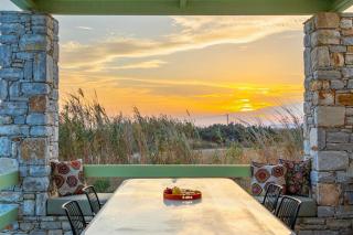 Plioni Villas With Private Pool & Suites With Hot Tub - 3