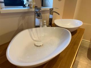 Luxury Private Estate Experience with Hot Tub - 1
