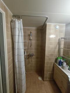 stay near airport and center and train station and always public transport and "self check in" with big room & private glass balcony - 1