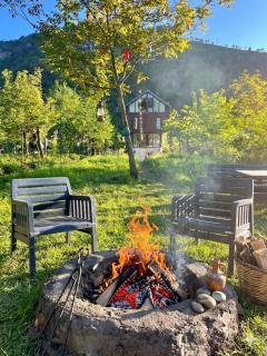 Hanging Garden Holiday Home - Riverside - 6