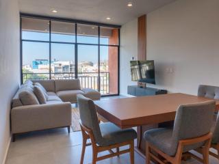 Rooftop Pool & Beach: Mazatlán Family Apartment - 1