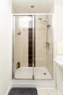 2B2B Deluxe apartment - Executive Woking & London - 30 min to Waterloo - 3