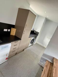 Riverside 4BR Townhouse - Sleeps 10 - Parking & Pets - Coast Serviced Apartments - Enquire for Trade & Long Stays - 7