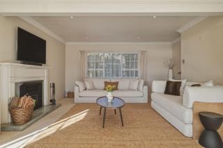 Okawa Bay Waterfront - Absolute Lakefront with Jetty 10min from Hells Gate - 7