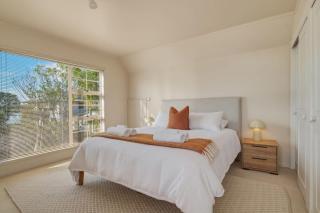 Okawa Bay Waterfront - Absolute Lakefront with Jetty 10min from Hells Gate - 2