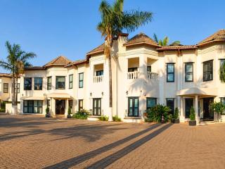 La Belva Court - 9
