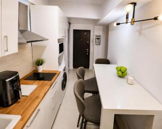 Metropole Apartments Romana Square - 2