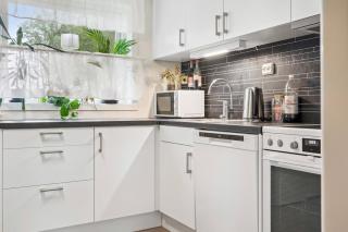 KB - Basement Apartment - Leknes - 6