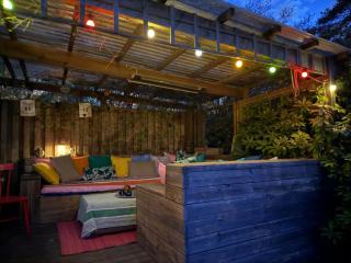 Cat-Friendly Archipelago Villa - 1