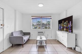 Cozy 2 Queen Bedrooms with Parking in Miami - 2