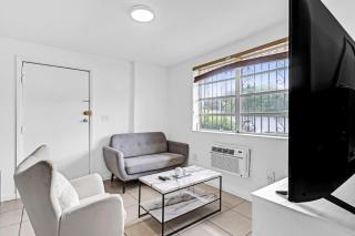 Cozy 2 Queen Bedrooms with Parking in Miami - 5