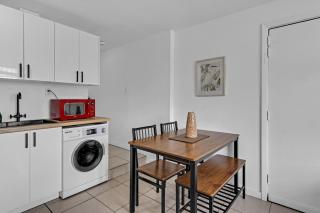 Cozy 2 Queen Bedrooms with Parking in Miami - 4