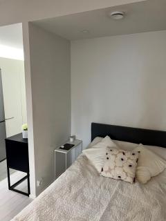 Modern Studio with Private Yard & Terrace - 3