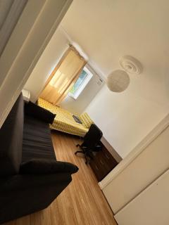 Family Home - Single Room - 4