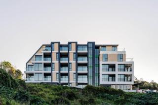 Chic Designer Studio Steps from Newmarket - 9